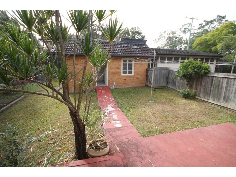 2/70 Newbolt Street, Holland Park QLD 4121