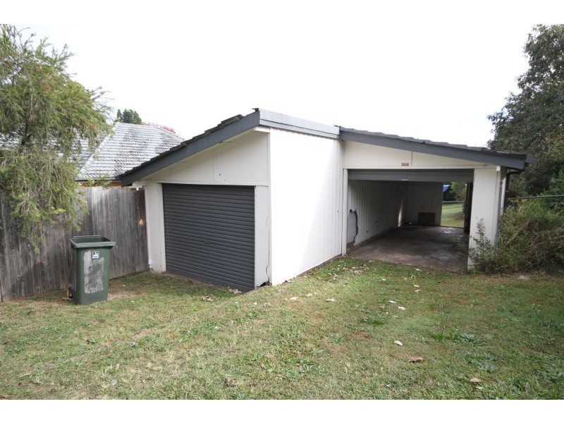 2/70 Newbolt Street, Holland Park QLD 4121