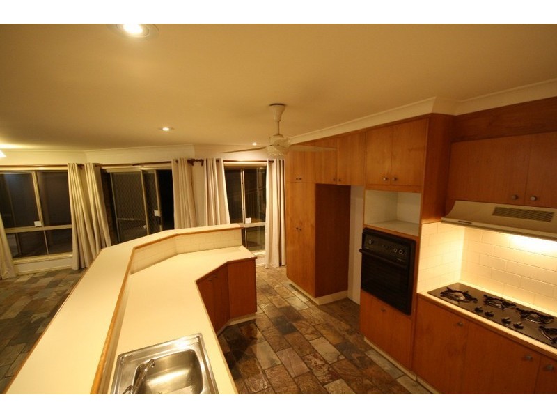 24 Le Grand Street, Macgregor QLD 4109