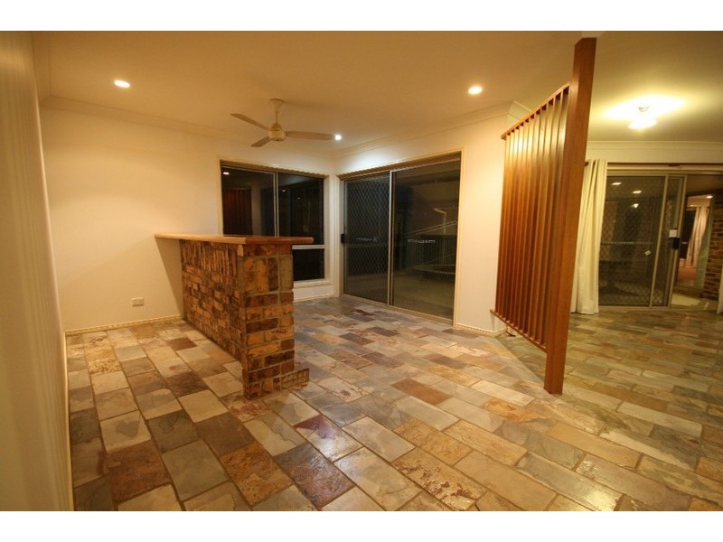 24 Le Grand Street, Macgregor QLD 4109