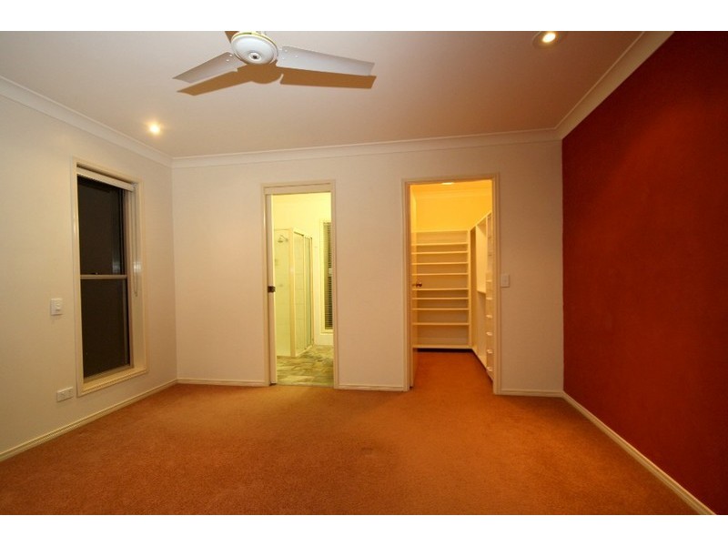 24 Le Grand Street, Macgregor QLD 4109