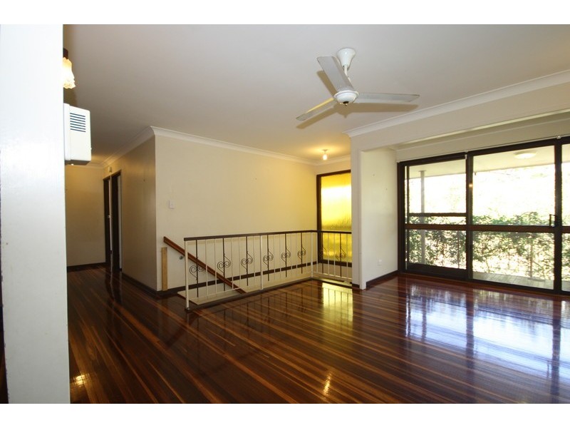 16 Montreal Street, Wishart QLD 4122