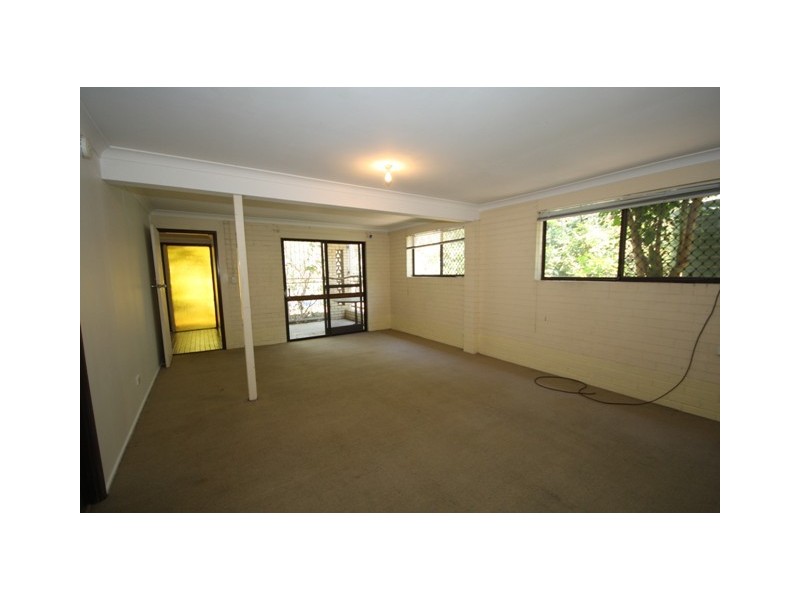 16 Montreal Street, Wishart QLD 4122