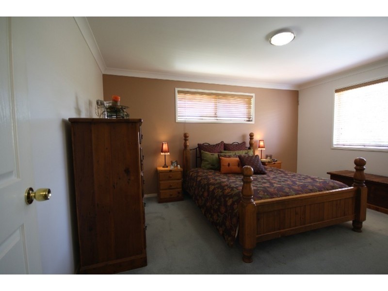 8 Ruisdael Place, Mackenzie QLD 4156