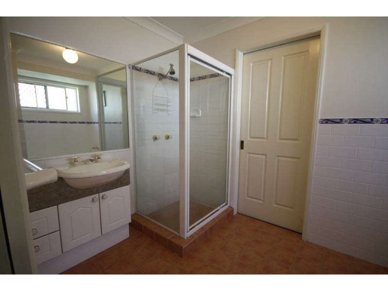 8 Ruisdael Place, Mackenzie QLD 4156