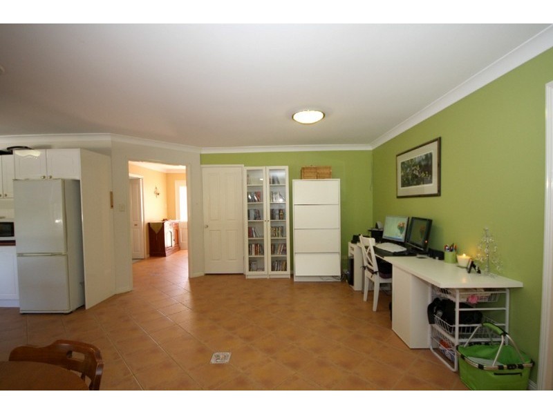 8 Ruisdael Place, Mackenzie QLD 4156