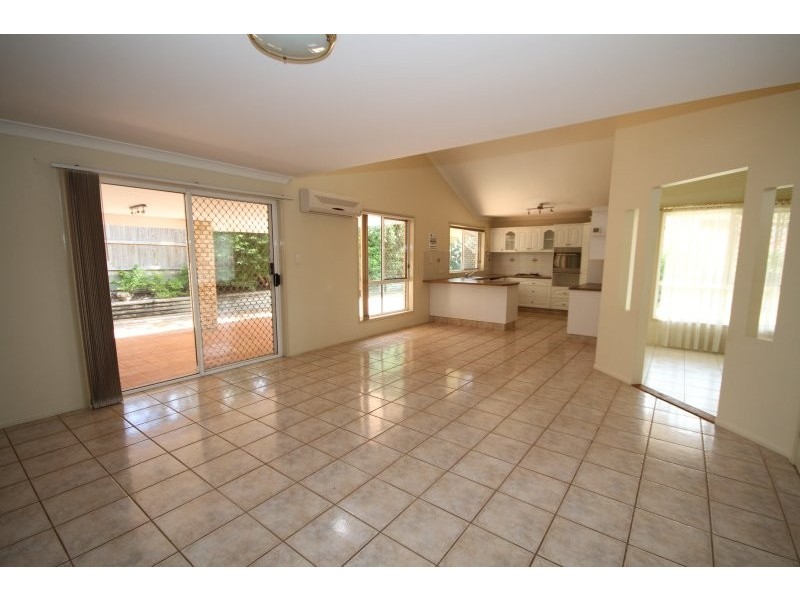 29 Lorikeet Place, Wishart QLD 4122