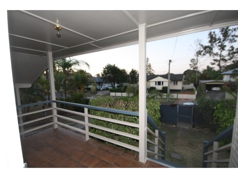 4 Arura Street, Mansfield QLD 4122