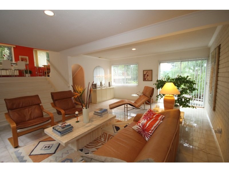 10 Baloo Street, Holland Park QLD 4121