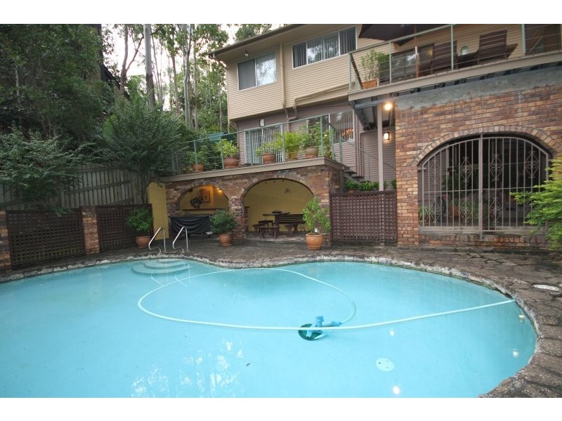 10 Baloo Street, Holland Park QLD 4121