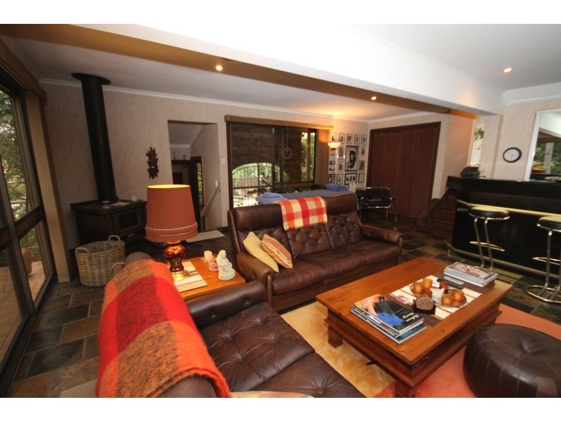 10 Baloo Street, Holland Park QLD 4121