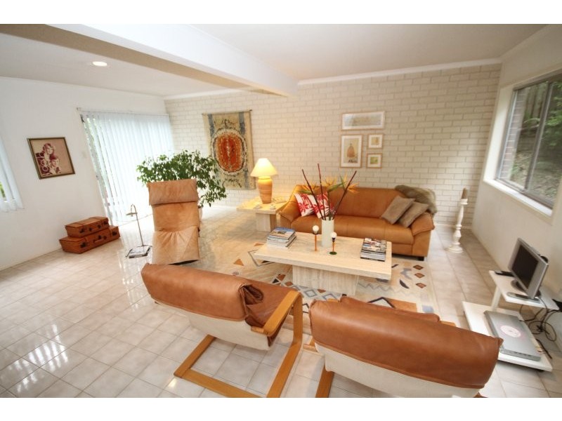 10 Baloo Street, Holland Park QLD 4121