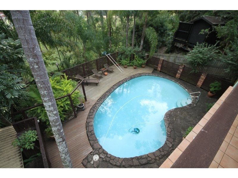 10 Baloo Street, Holland Park QLD 4121