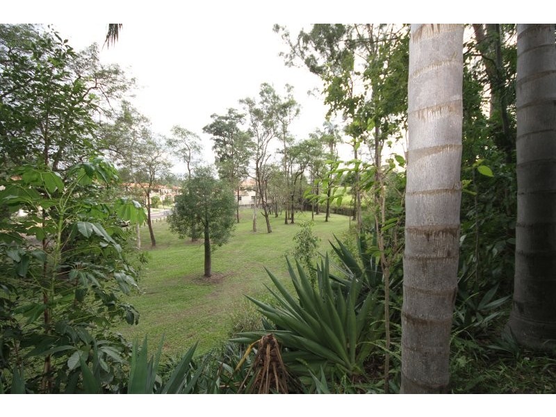 10 Baloo Street, Holland Park QLD 4121