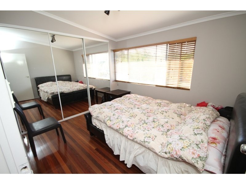 60 Grout Street, Macgregor QLD 4109