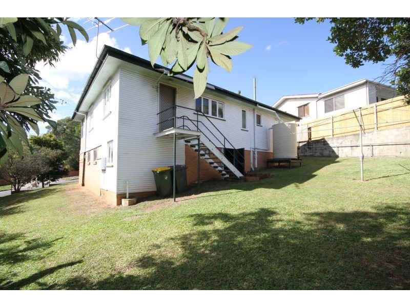 28 Pareena Cresent, Mansfield QLD 4122