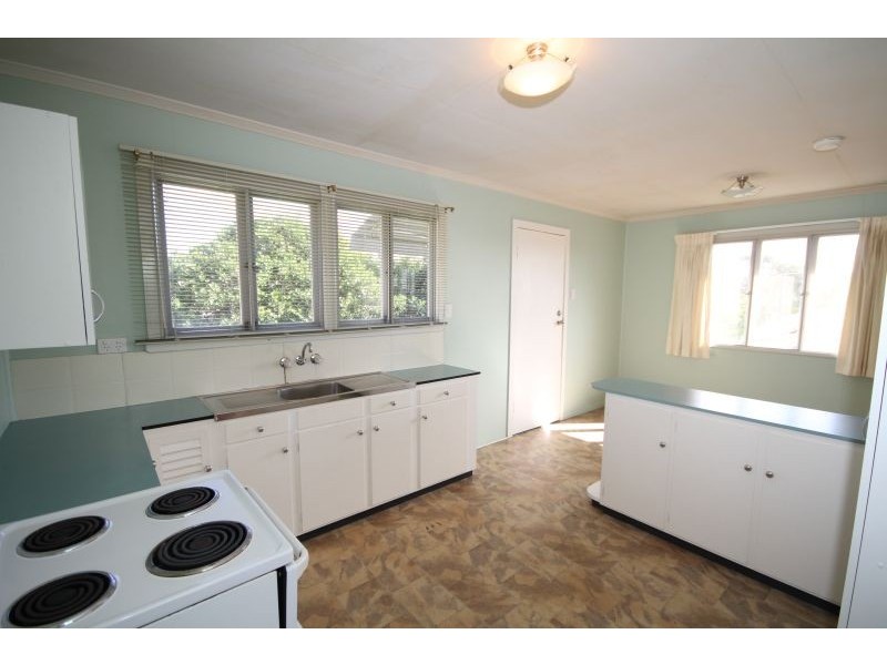 28 Pareena Cresent, Mansfield QLD 4122