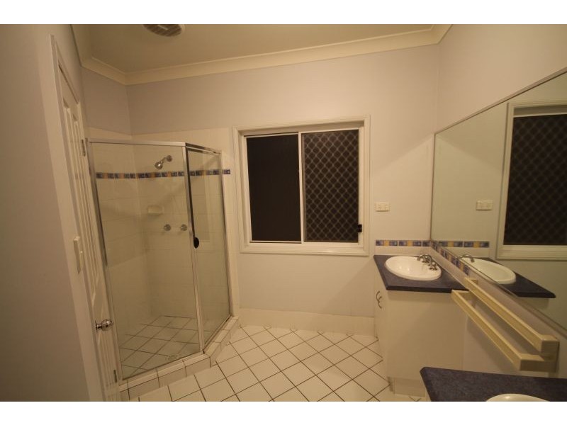 4 Brossard Court, Mansfield QLD 4122