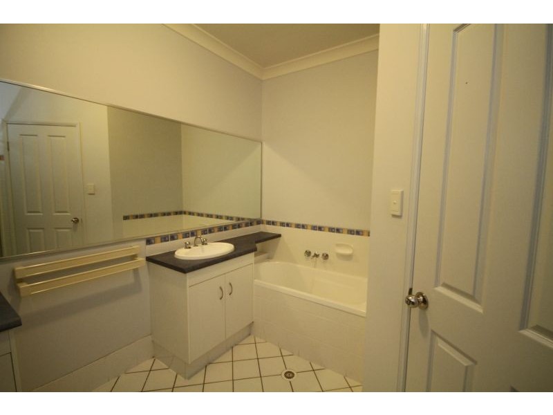 4 Brossard Court, Mansfield QLD 4122