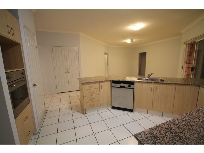 4 Brossard Court, Mansfield QLD 4122