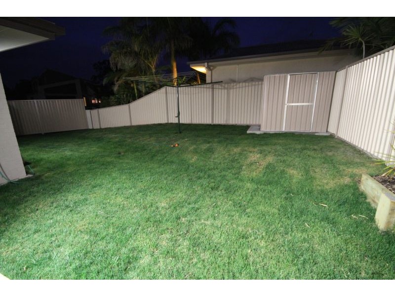 1 Sandalwood Close, Mackenzie QLD 4156