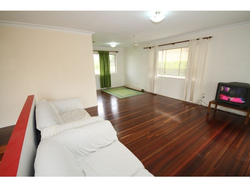 19 Naples Street, Wishart QLD 4122