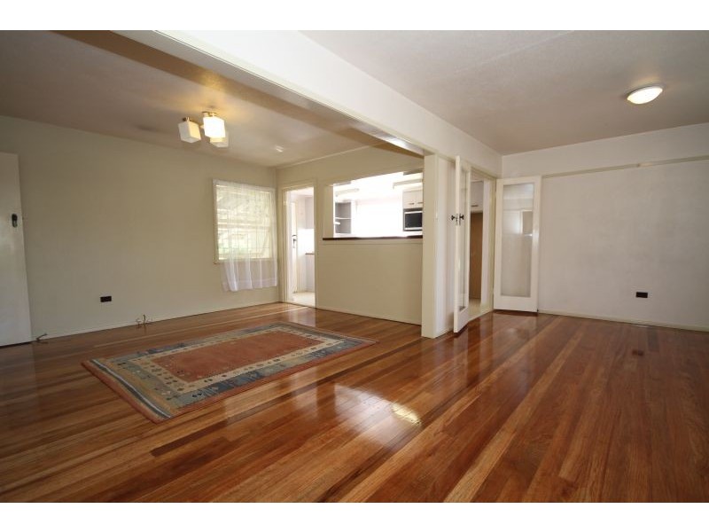 8 Lynmouth Street, Upper Mount Gravatt QLD 4122