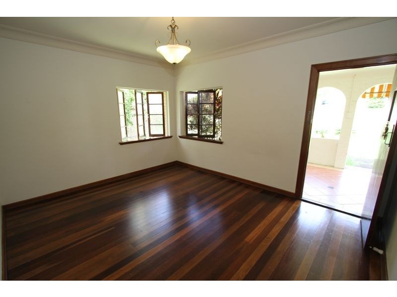 57 Brooks Street, Camp Hill QLD 4152