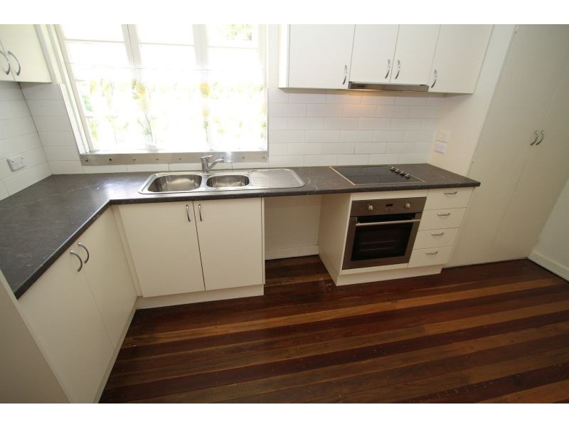 57 Brooks Street, Camp Hill QLD 4152