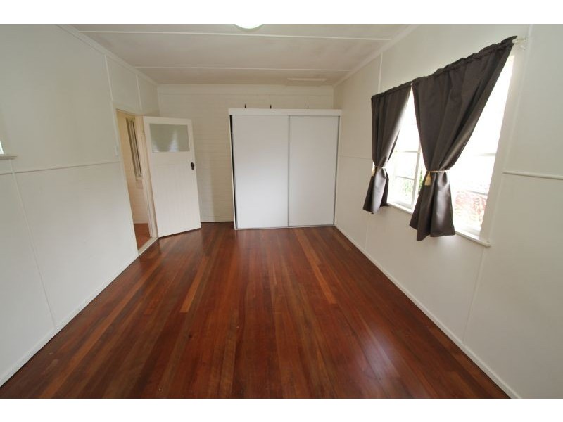 57 Brooks Street, Camp Hill QLD 4152