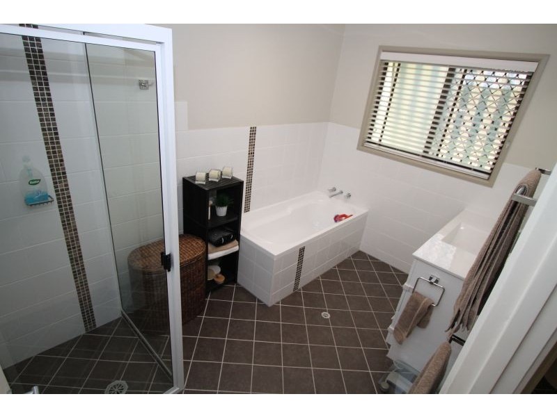 18  Petringa Street, Springwood QLD 4127