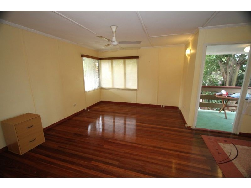 61 Mingera Street, Mansfield QLD 4122