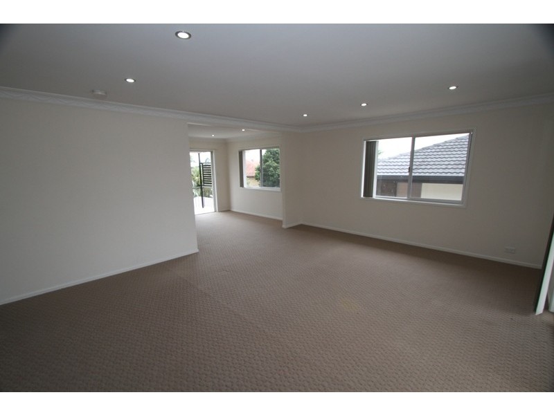 16B Glen Nevis Road, Mansfield QLD 4122