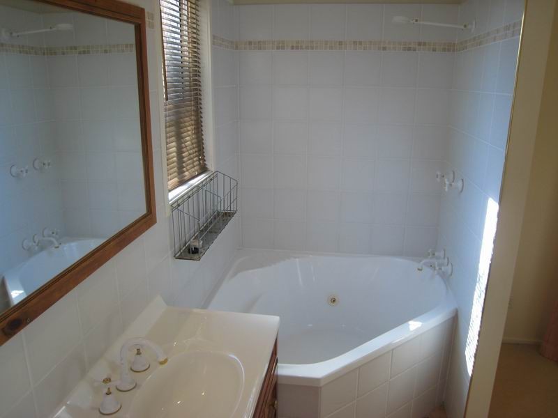 54 Eastwood Drive, Mansfield QLD 4122