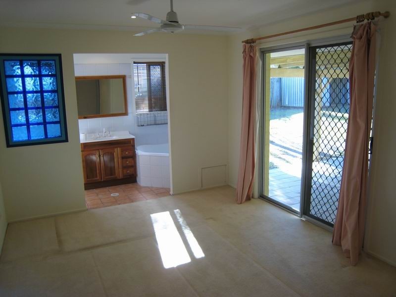 54 Eastwood Drive, Mansfield QLD 4122