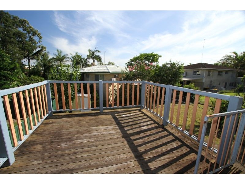 9 Miandetta  Street, Mansfield QLD 4122