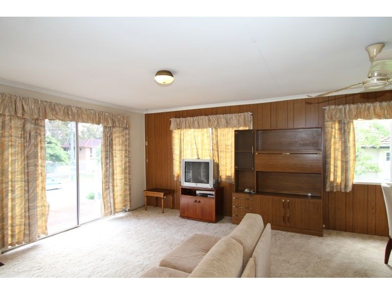 383 Broadwater Road, Mansfield QLD 4122