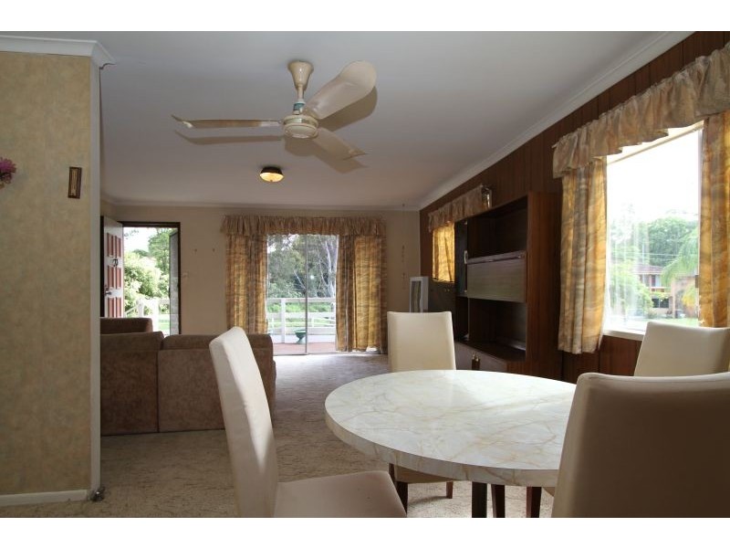 383 Broadwater Road, Mansfield QLD 4122