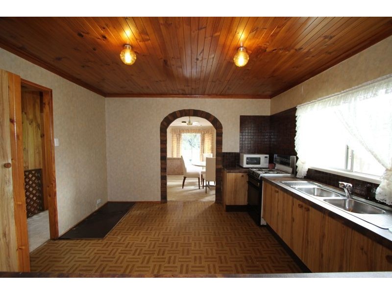 383 Broadwater Road, Mansfield QLD 4122