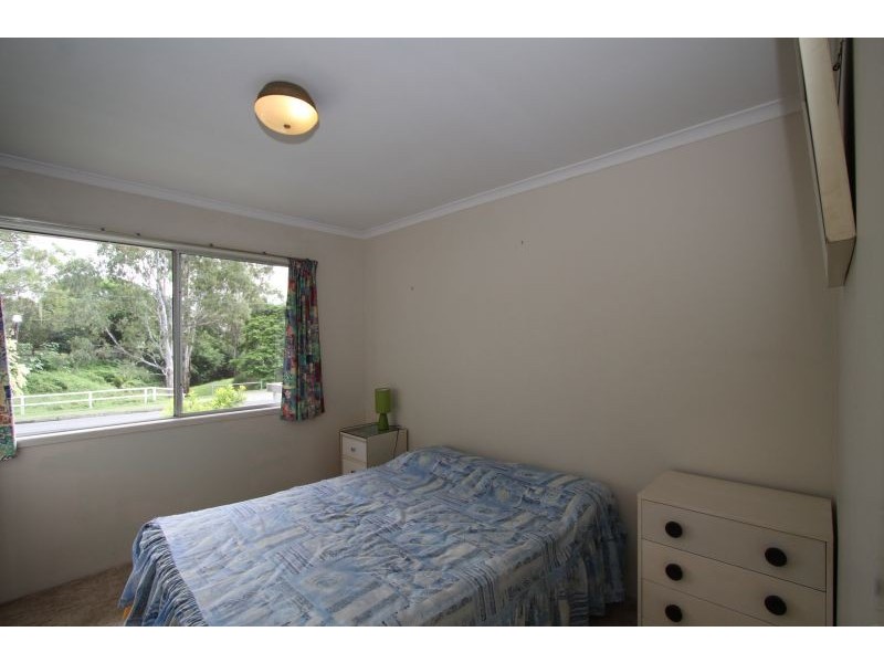 383 Broadwater Road, Mansfield QLD 4122