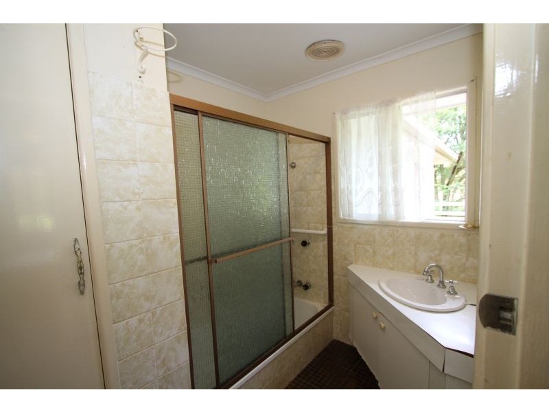 383 Broadwater Road, Mansfield QLD 4122