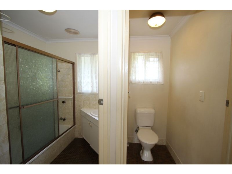 383 Broadwater Road, Mansfield QLD 4122