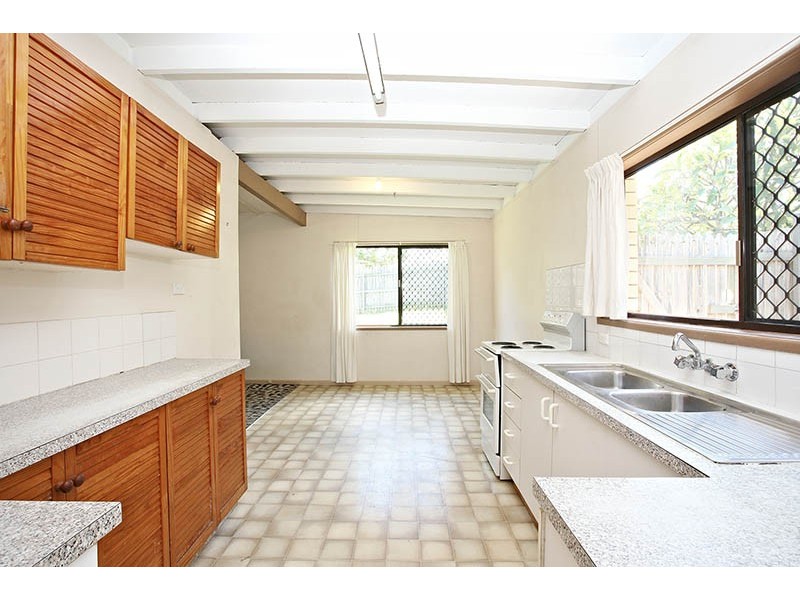 62 Ham Road, Mansfield QLD 4122