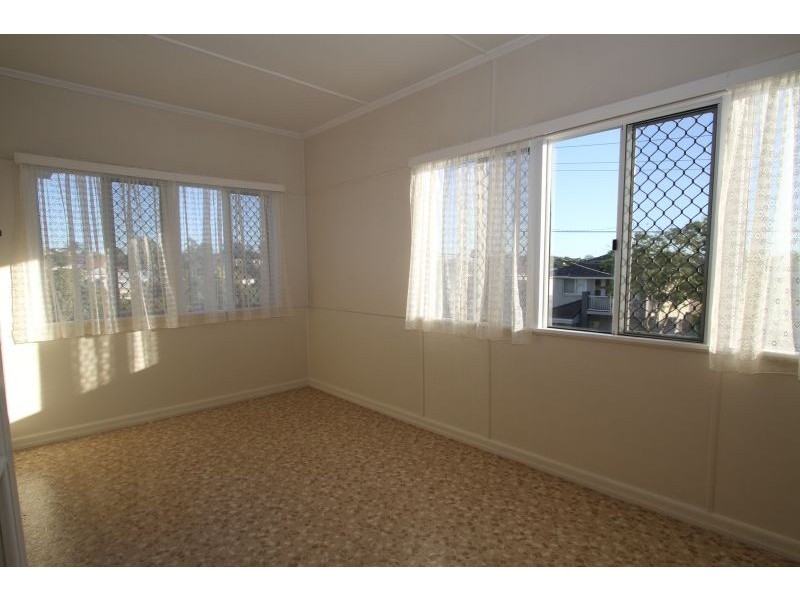 8 Waratah  Avenue, Carina QLD 4152