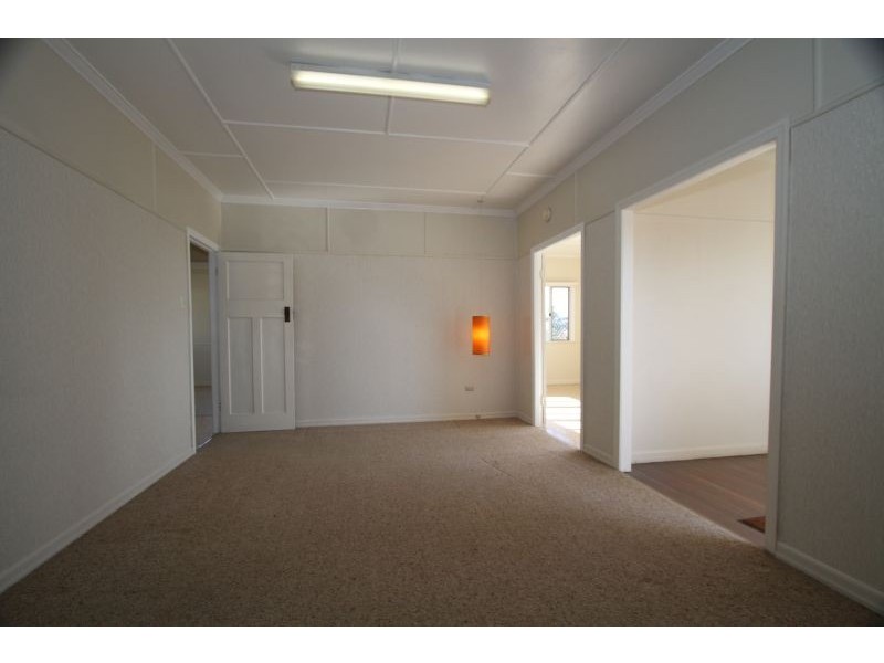 8 Waratah  Avenue, Carina QLD 4152