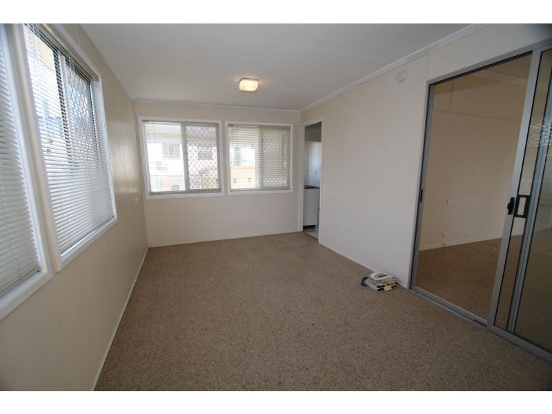 8 Waratah  Avenue, Carina QLD 4152