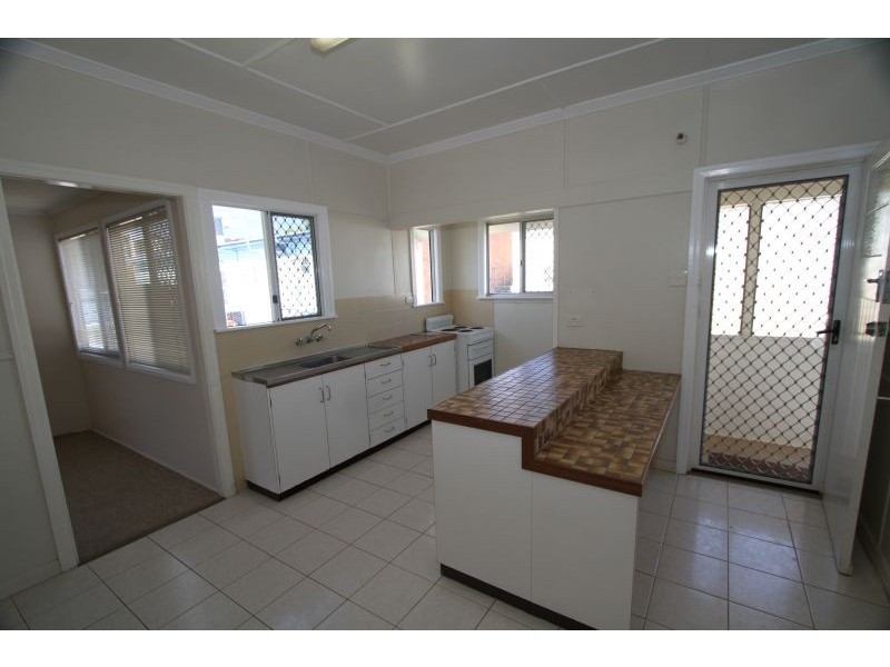 8 Waratah  Avenue, Carina QLD 4152