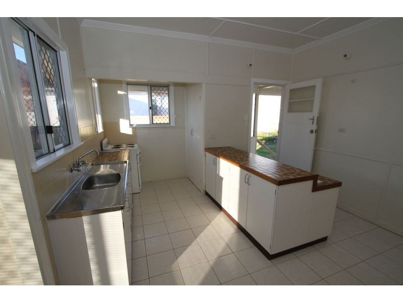 8 Waratah  Avenue, Carina QLD 4152