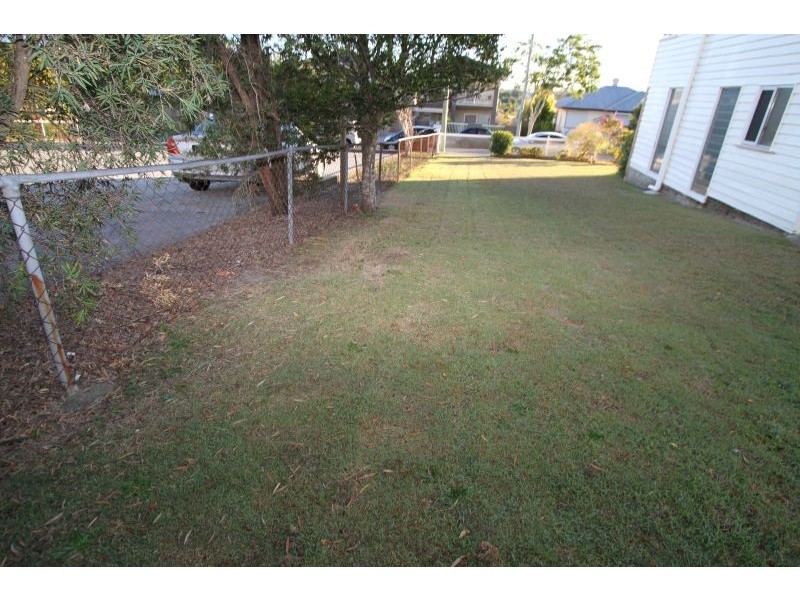 8 Waratah  Avenue, Carina QLD 4152