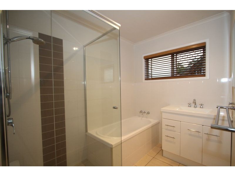 3 PRIVET   PLACE, Mansfield QLD 4122